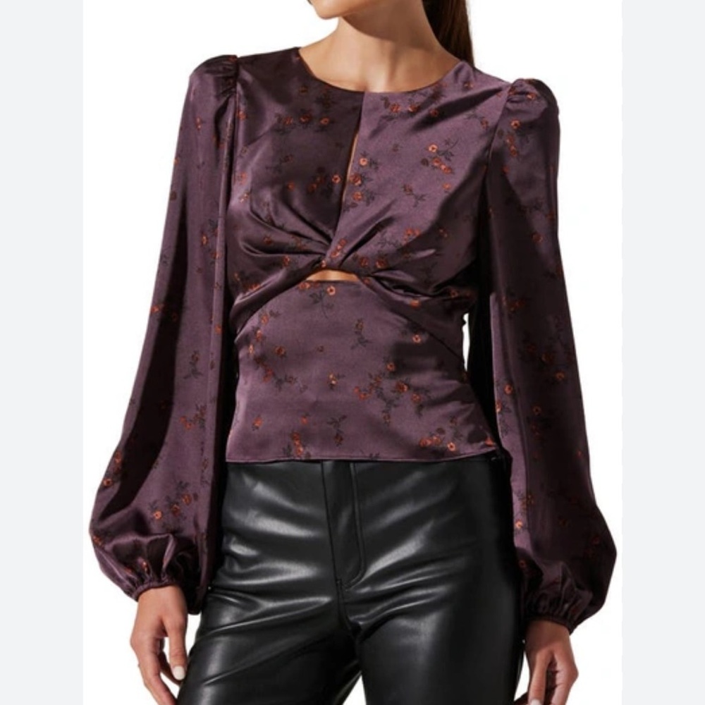 NWOT ASTR The Label | Twist Front Keyhole Balloon Sleeve Satin Top
